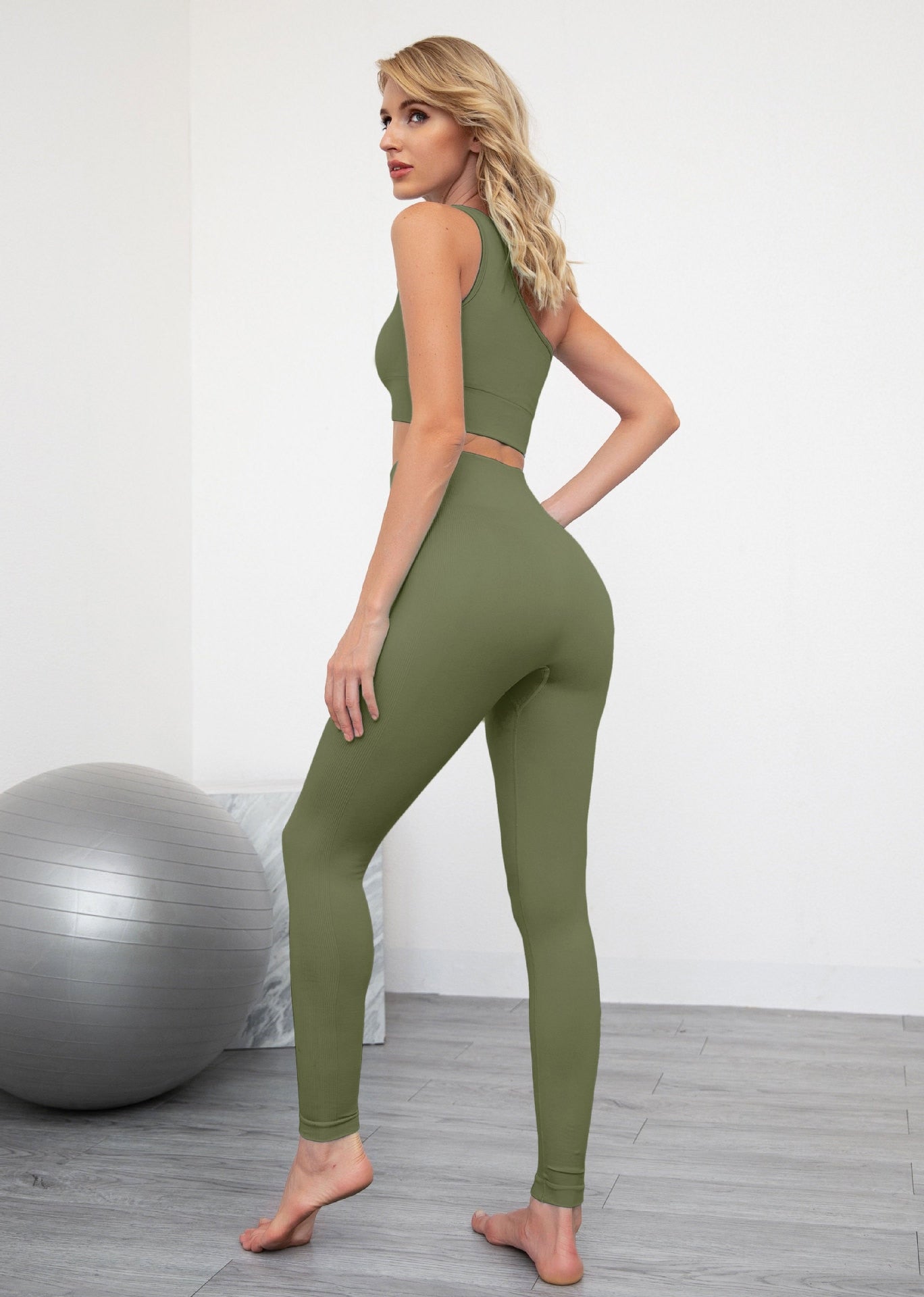 Seamless Yoga Sets Women Fitness 2pcs Set One Shoulder Bra and Yoga Pants Fitness Clothing Women Workout Set